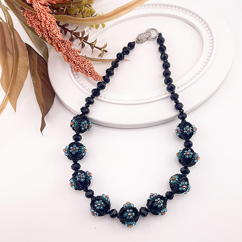 デイジーボール ネックレス／ブラック