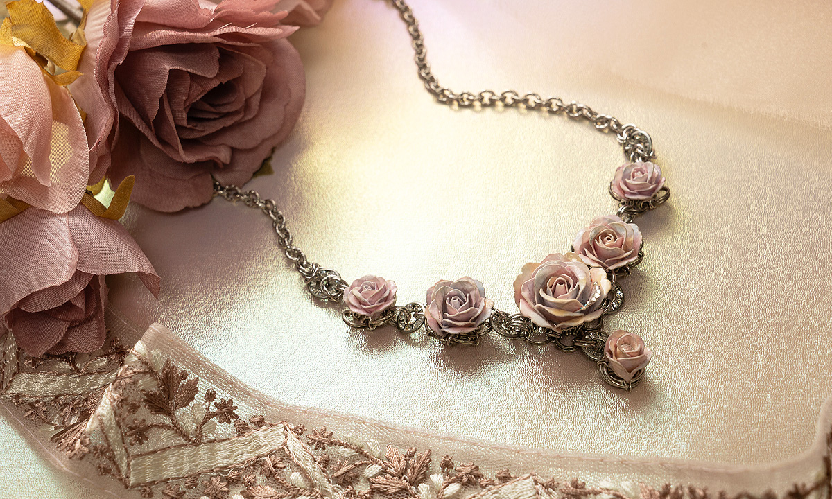 フラージュ・薔薇のネックレス