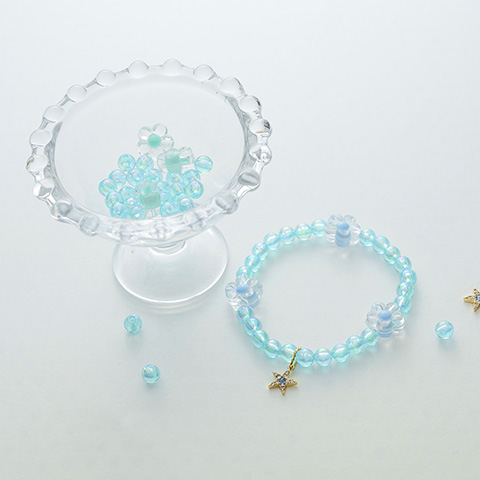 お花のブレスレット／ブルー