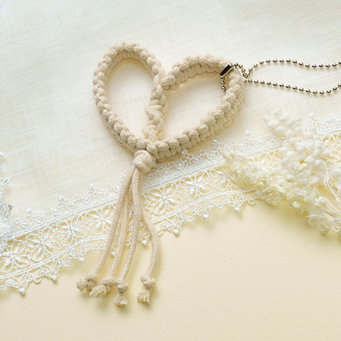 ハートのチャーム 生成り