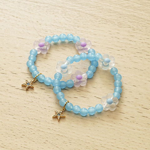 お花のブレスレット/蓄光ブルー